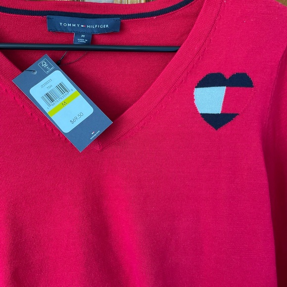 Tommy Hilfiger V-Neck Heart Sweater - Picture 4 of 5